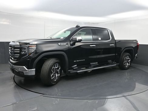 Used 2024 GMC Sierra 1500 SLT w/ SLT Premium Plus Package AWD/4WD image 24