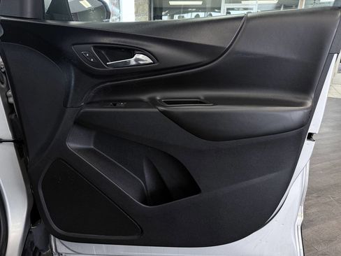 Used 2018 Chevrolet Equinox LT image 29