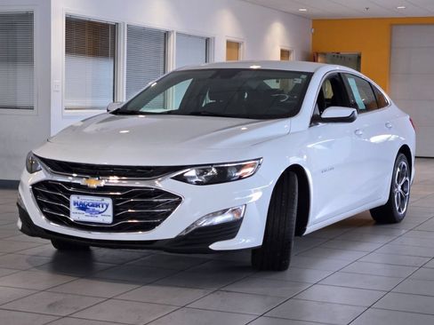 Used 2024 Chevrolet Malibu LT FWD image 4