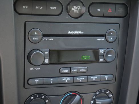 Used 2006 Ford Mustang GT RWD image 23
