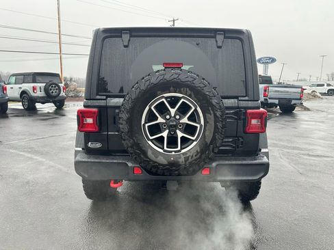 Used 2025 Jeep Wrangler Unlimited Rubicon image 4