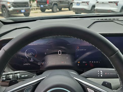 Used 2025 Buick Enclave Preferred FWD image 22
