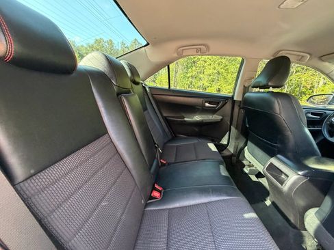 Used 2017 Toyota Camry SE FWD image 19