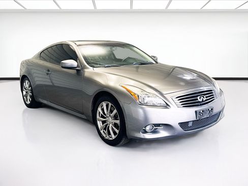 Used 2011 INFINITI G37 Journey w/ Premium Pkg image 3