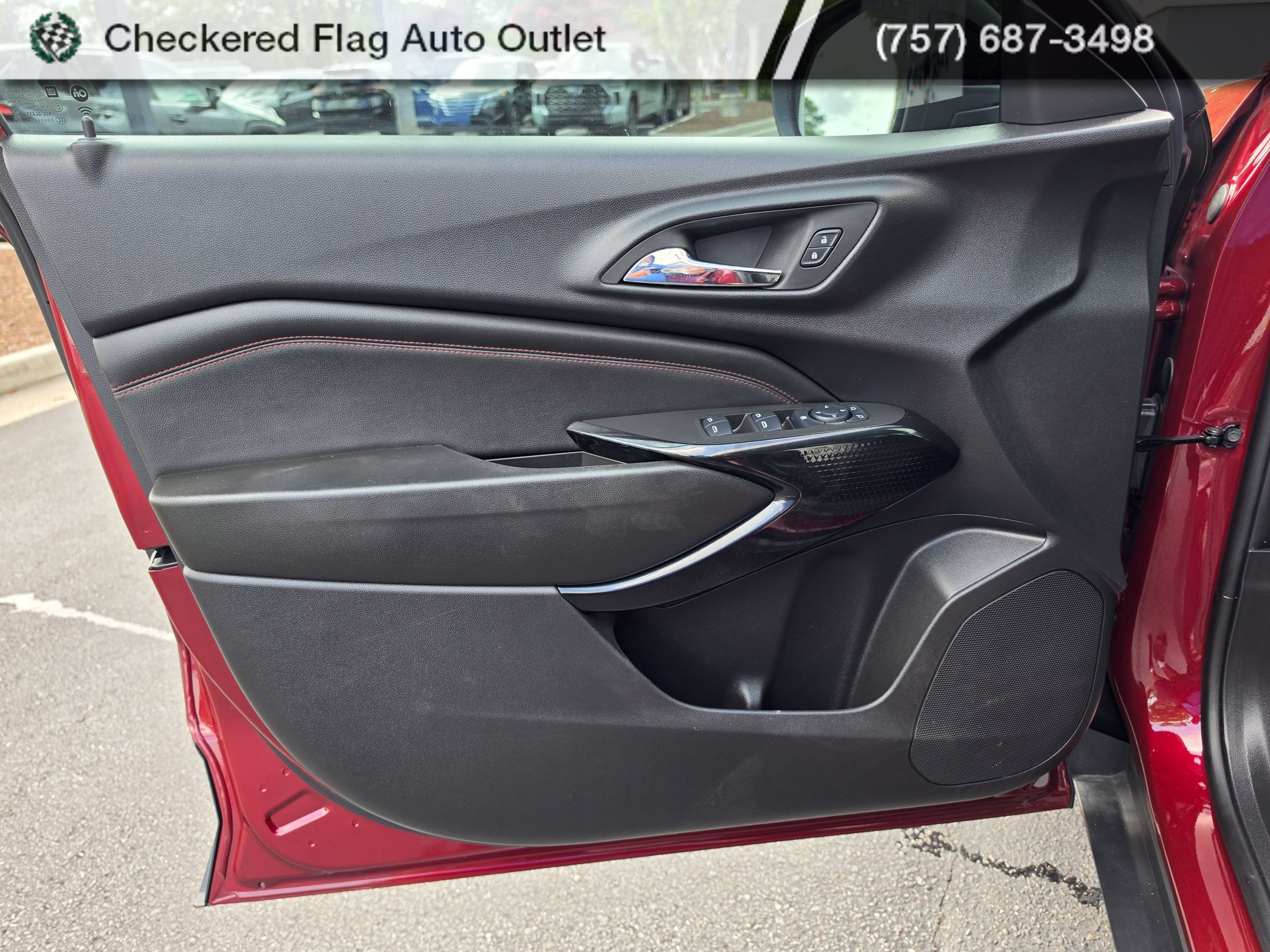 Used 2024 Chevrolet Trax RS w/ Sunroof Package FWD image 20