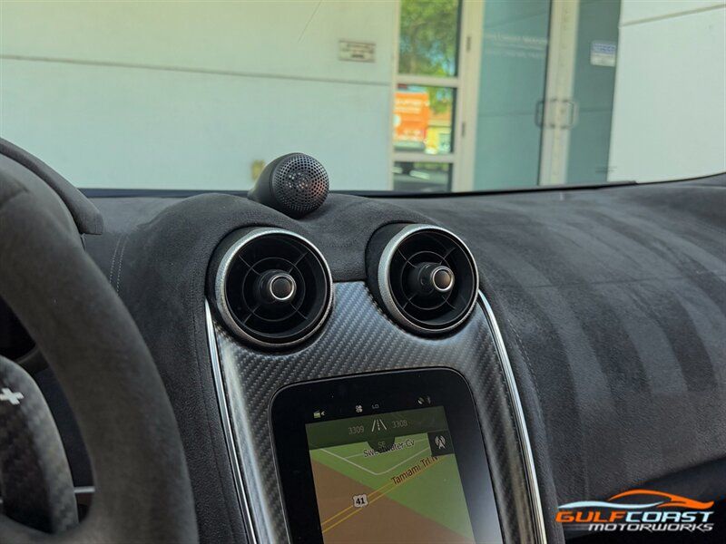 Used 2019 McLaren 600LT RWD image 15