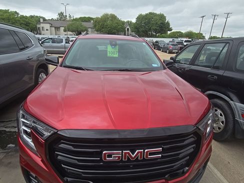 Used 2024 GMC Terrain SLT w/ Tech Package AWD/4WD image 10