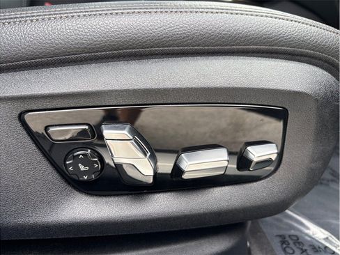 Used 2021 BMW 740i xDrive AWD/4WD image 47