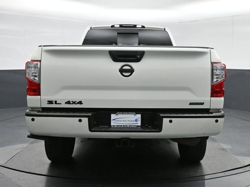 Used 2019 Nissan Titan SL w/ Midnight Edition image 6