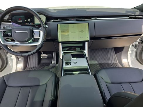 Certified 2026 Land Rover Range Rover Long Wheelbase SE image 9