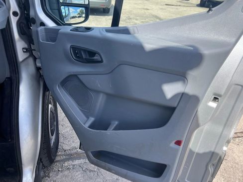 Used 2017 Ford Transit 150 Medium Roof w/Sliding Side Doo image 22