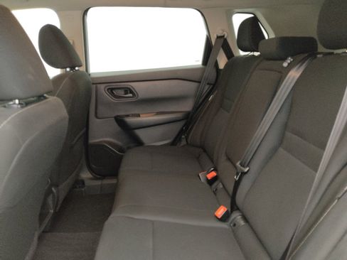 Used 2024 Nissan Rogue S AWD/4WD image 18