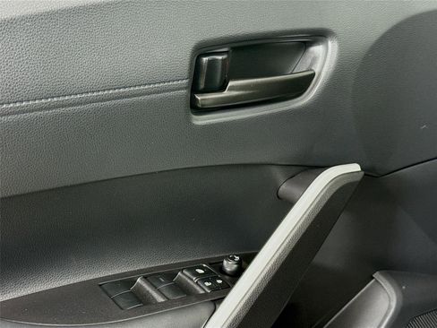 Used 2025 Toyota Corolla Cross LE w/ Moonroof Package image 18