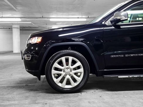 Used 2017 Jeep Grand Cherokee Limited w/ Trailer Tow Group IV image 16