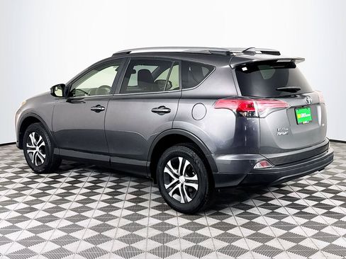 Used 2017 Toyota RAV4 LE FWD image 6