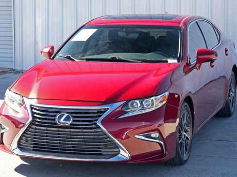 Used 2016 Lexus ES 350 Premium w/ Navigation System Package image 47