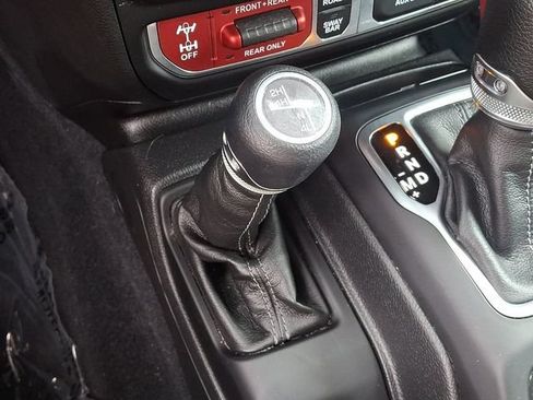 Used 2024 Jeep Wrangler Unlimited Rubicon w/ Safety Group AWD/4WD image 25