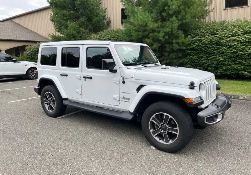 Used 2023 Jeep Wrangler Unlimited Sahara w/ LED Lighting Group AWD/4WD image 2