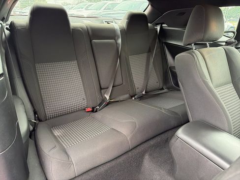 Used 2020 Dodge Challenger SXT image 15