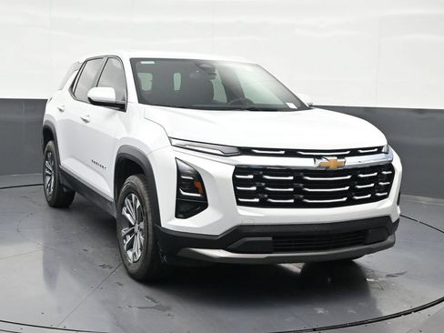 Used 2026 Chevrolet Equinox LT AWD/4WD image 8