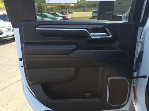 Used 2024 Chevrolet Silverado 3500 LT AWD/4WD image 27