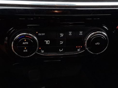 Certified 2024 Chevrolet Trax RS w/ Sunroof Package FWD image 22