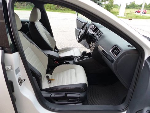 Used 2015 Volkswagen Jetta Sport FWD image 43