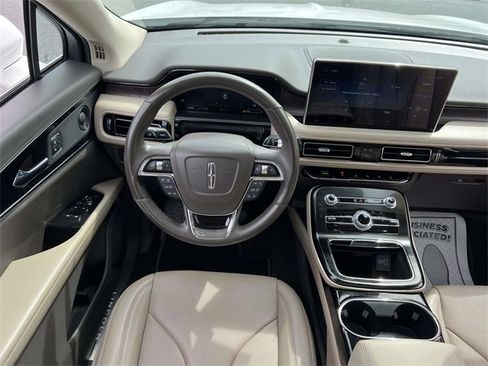 Certified 2021 Lincoln Nautilus Reserve image 16