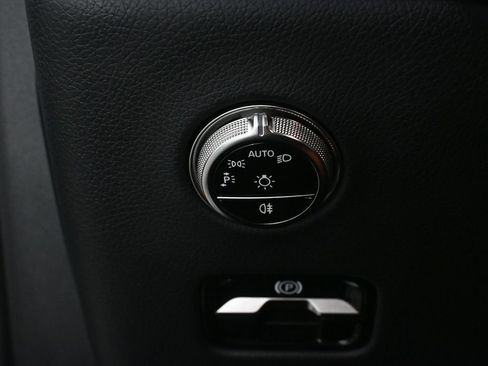 Certified 2026 Mercedes-Benz GLC 300 image 9