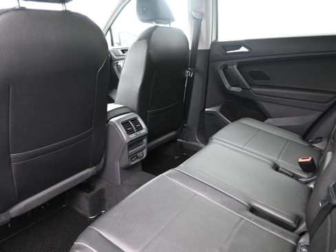 Used 2019 Volkswagen Tiguan SE w/ Panoramic Sunroof Package AWD/4WD image 21