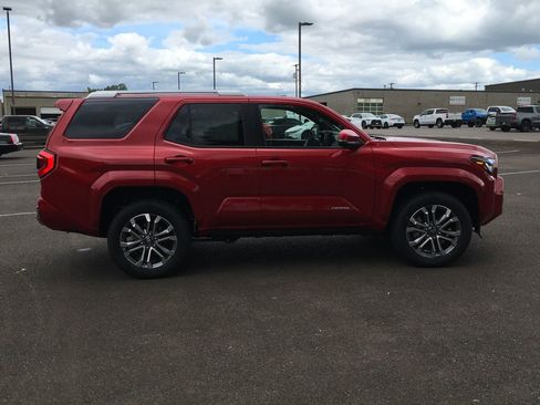 New 2026 Toyota 4Runner Limited w/ Tow Technology Package AWD/4WD image 8