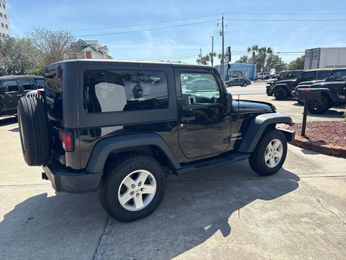 Used 2018 Jeep Wrangler Sport image 5
