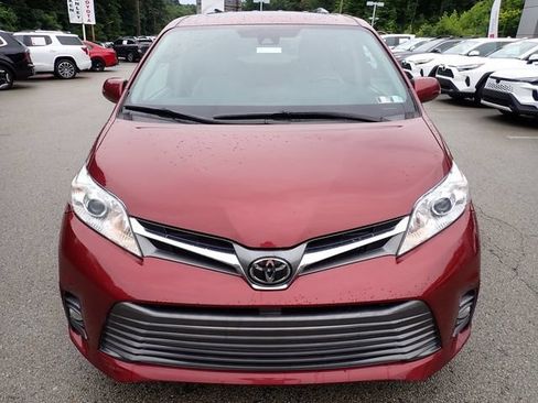 Certified 2020 Toyota Sienna XLE AWD/4WD image 8