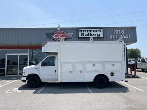 Used 2016 Ford E-350 and Econoline 350 Super Duty w/ Power Windows & Locks Group image 5