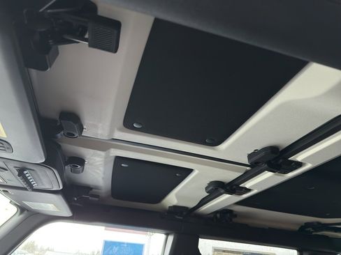 New 2025 Ford Bronco Badlands image 31