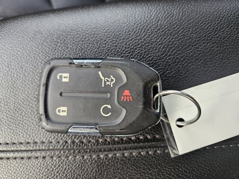 Used 2024 GMC Terrain SLT image 32