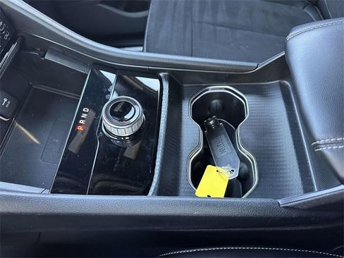 Certified 2024 Jeep Grand Cherokee L Altitude image 35