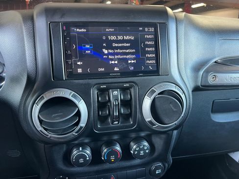 Used 2012 Jeep Wrangler Unlimited Sport image 19