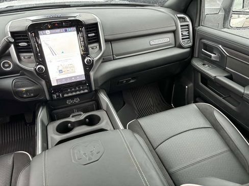 New 2025 RAM 2500 Laramie AWD/4WD image 32