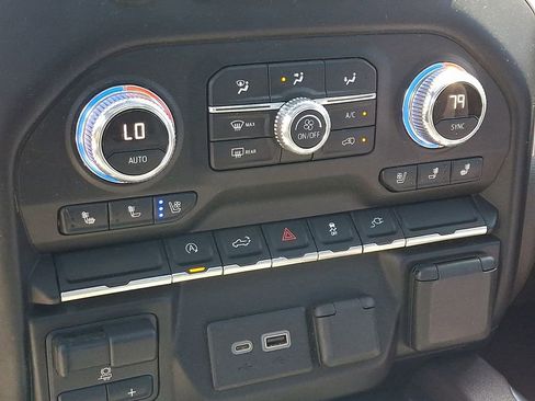 Used 2020 GMC Sierra 1500 SLT w/ SLT Premium Package AWD/4WD image 16