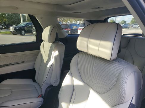 Used 2024 Hyundai Palisade Calligraphy image 13