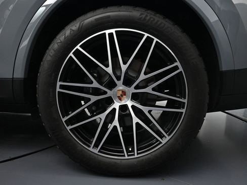 Certified 2026 Porsche Cayenne image 26