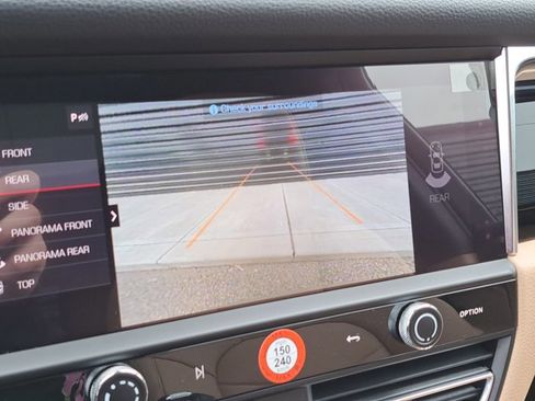 New 2026 Porsche Macan image 33