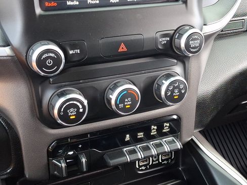 Used 2019 RAM 1500 Big Horn AWD/4WD image 15