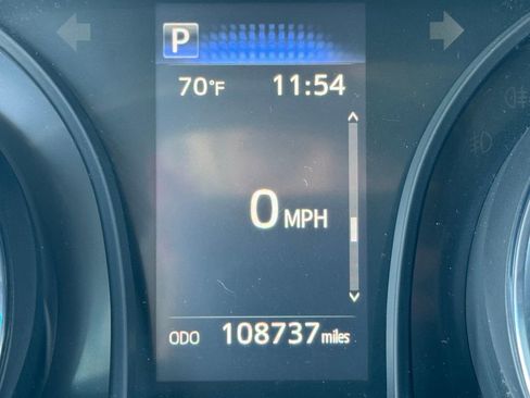 Used 2019 Toyota Camry SE FWD image 14