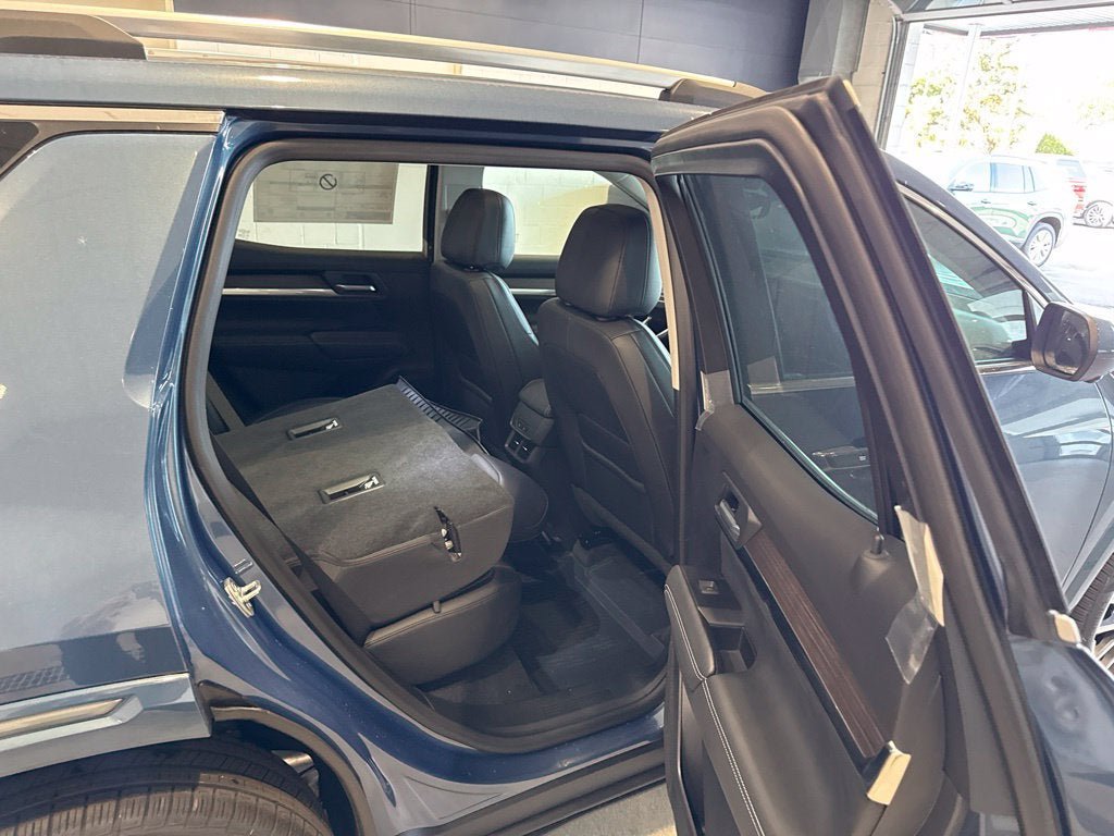 New 2027 GMC Terrain Denali w/ LPO, Floor Liner Package AWD/4WD image 17