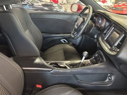 Used 2015 Dodge Challenger R/T w/ Quick Order Package 22B R/T RWD image 10