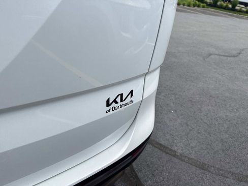 Used 2024 Kia Carnival SX FWD image 6