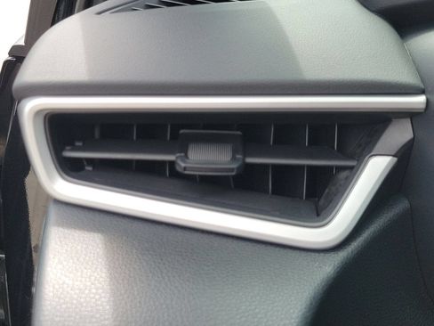 Used 2026 Toyota Corolla LE FWD image 30