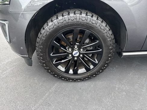 Used 2019 Ford Expedition Limited w/ Equipment Group 301A RWD image 9